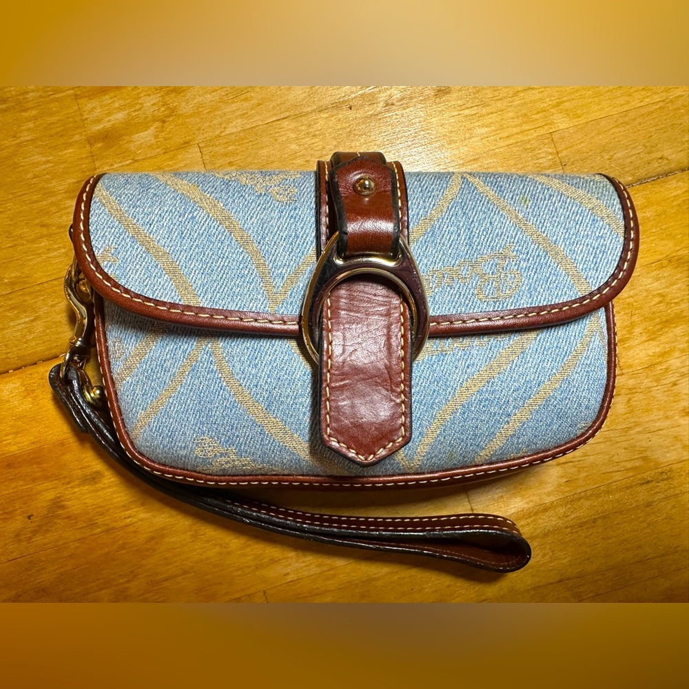 Dooney and Bourke Signature Vintage Wristlet